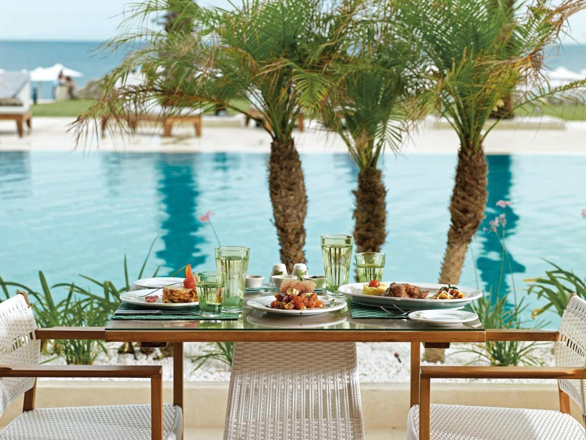 米斯塔阿里拉温泉度假酒店 法里拉基 外观 照片 Poolside dining at the Four Seasons Resort