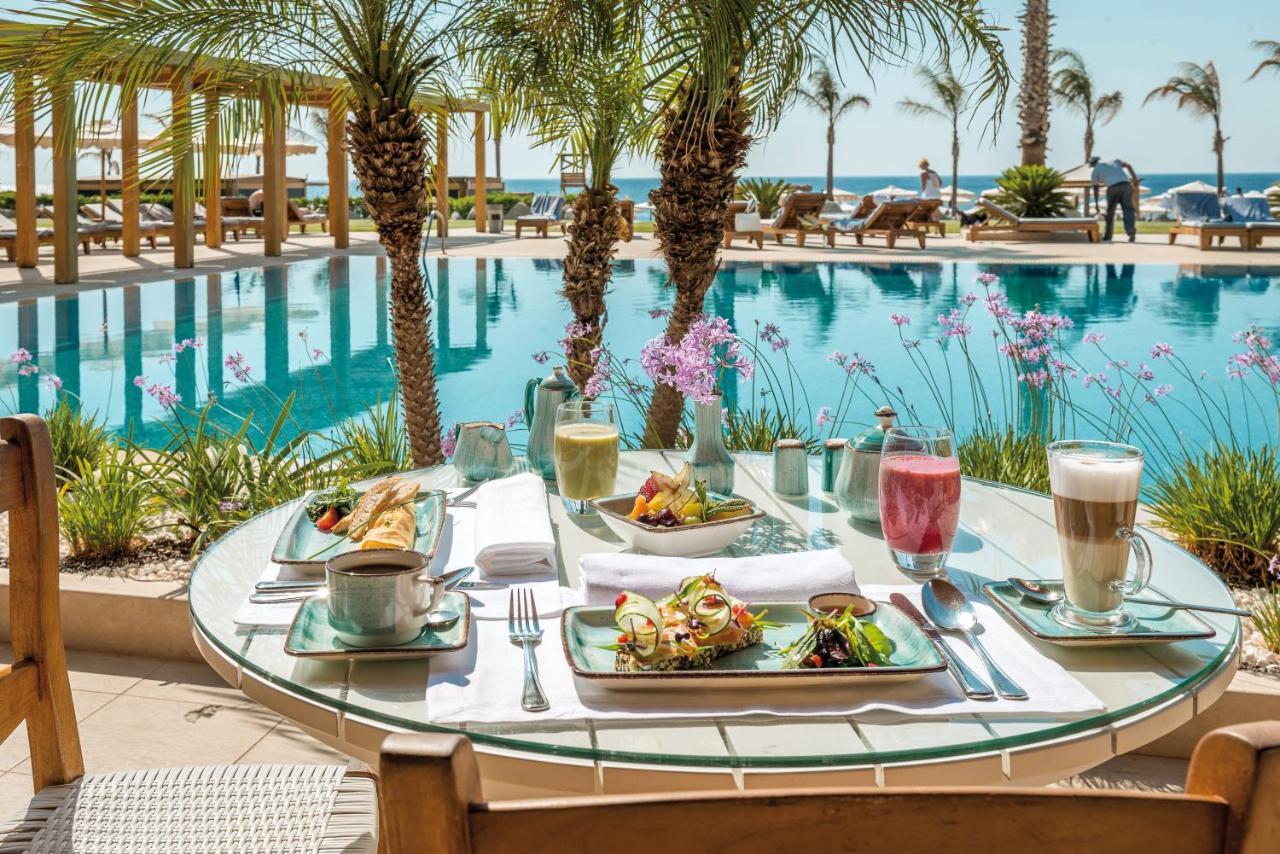 米斯塔阿里拉温泉度假酒店 法里拉基 外观 照片 Poolside dining at the Four Seasons Hotel, Tel Aviv
