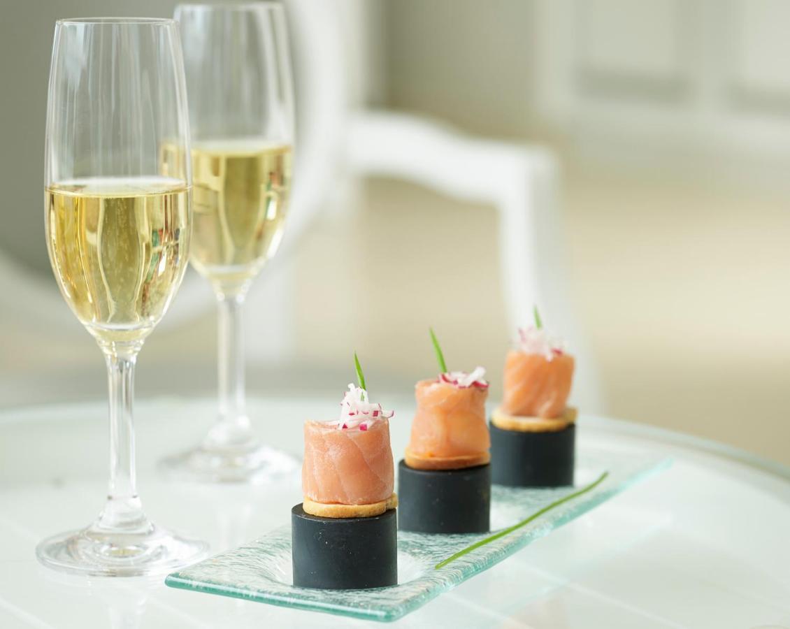 米斯塔阿里拉温泉度假酒店 法里拉基 外观 照片 Champagne and canapés